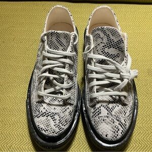 Converse leather Snakeskin Pattern Sneakers size 6 women